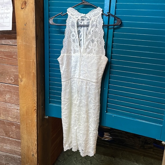 Woman’s Dress - Picture 2 of 2